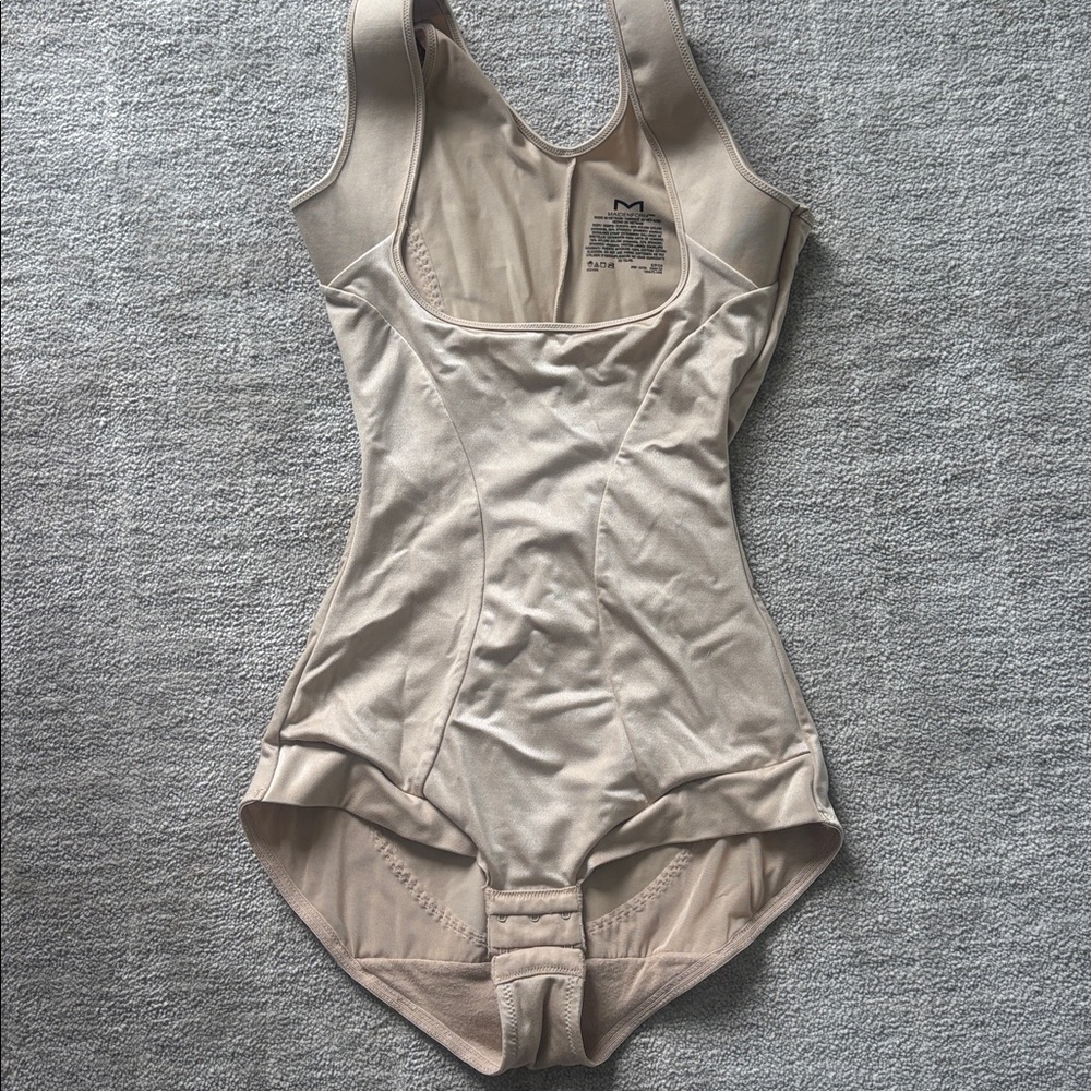 Maidenform Nude/Tan Shapewear Bodysuit